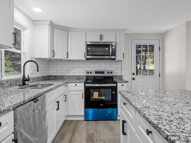 915 Old Melvin Hill Road, Campobello, SC 29322