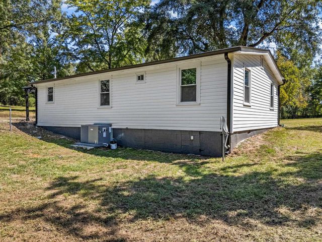915 Old Melvin Hill Road, Campobello, SC 29322