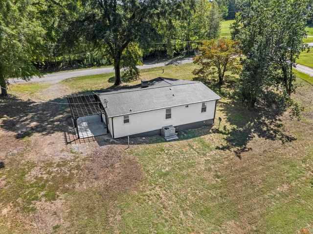 915 Old Melvin Hill Road, Campobello, SC 29322