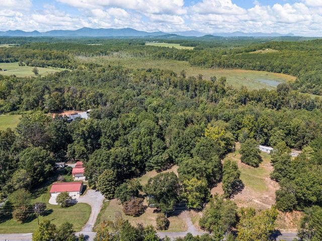 915 Old Melvin Hill Road, Campobello, SC 29322