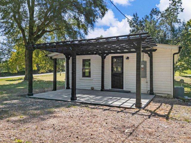915 Old Melvin Hill Road, Campobello, SC 29322