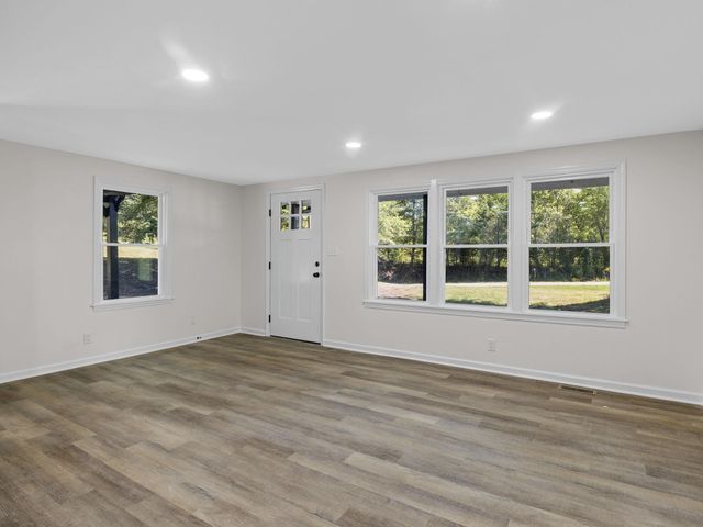 915 Old Melvin Hill Road, Campobello, SC 29322