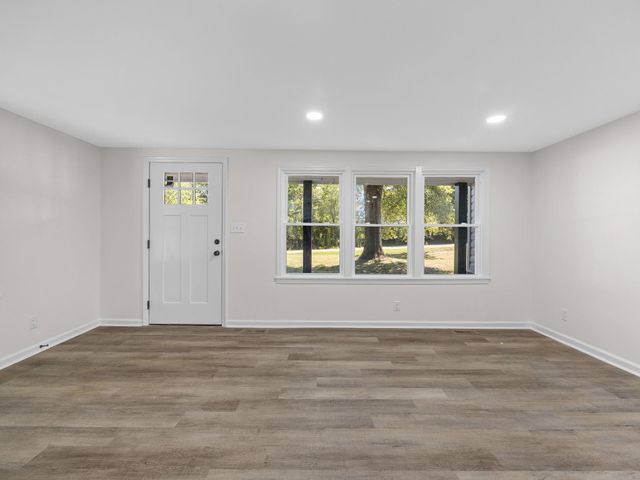 915 Old Melvin Hill Road, Campobello, SC 29322