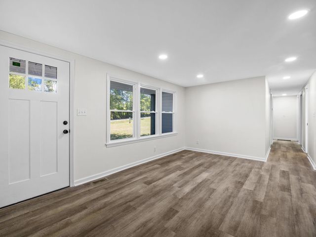 915 Old Melvin Hill Road, Campobello, SC 29322