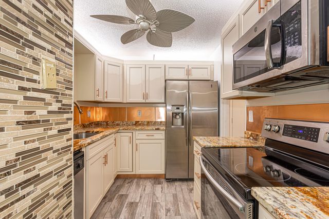 202 Sparrow Drive 1, Royal Palm Beach, FL 33411