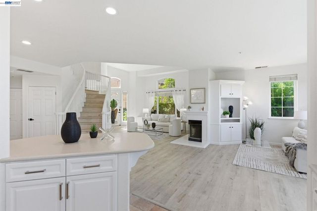 5630 Highcrest Ct, Pleasanton, CA 94588