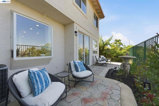 5630 Highcrest Ct, Pleasanton, CA 94588