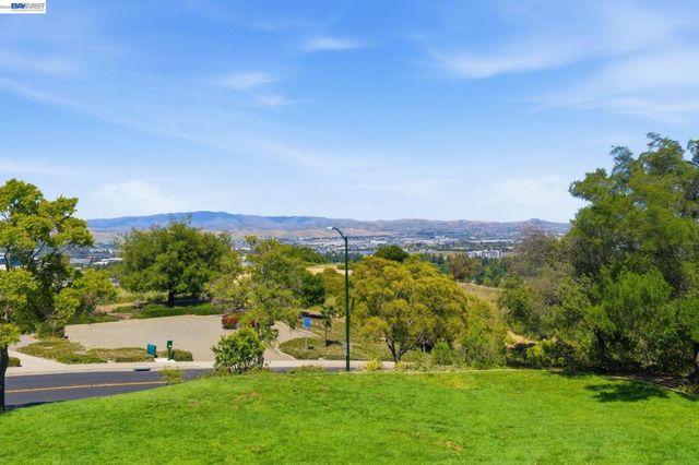 5630 Highcrest Ct, Pleasanton, CA 94588