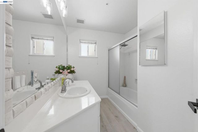 5630 Highcrest Ct, Pleasanton, CA 94588
