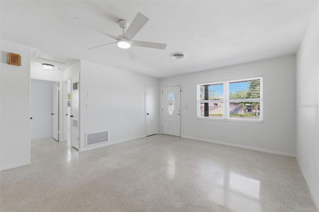 7700 15TH WAY N, St Petersburg, FL 33702