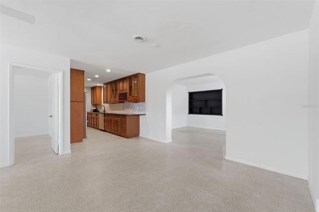 7700 15TH WAY N, St Petersburg, FL 33702