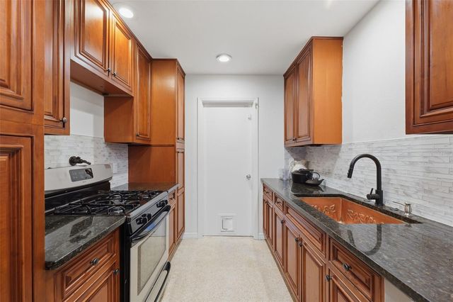 7700 15TH WAY N, St Petersburg, FL 33702