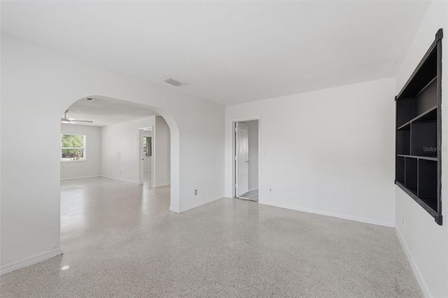 7700 15TH WAY N, St Petersburg, FL 33702