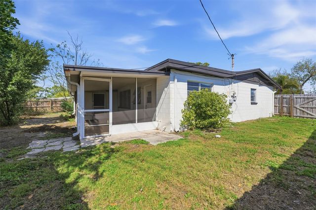 7700 15TH WAY N, St Petersburg, FL 33702