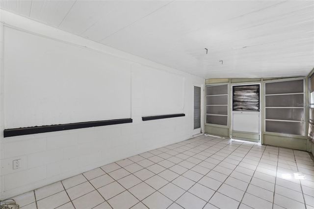 7700 15TH WAY N, St Petersburg, FL 33702