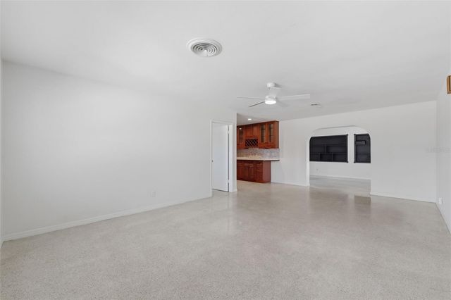 7700 15TH WAY N, St Petersburg, FL 33702