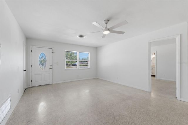 7700 15TH WAY N, St Petersburg, FL 33702