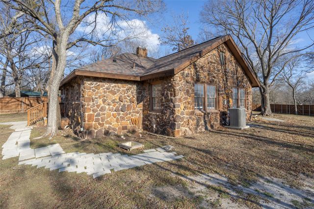 4875 E Williams Spring Road, Fort Worth, TX 76135