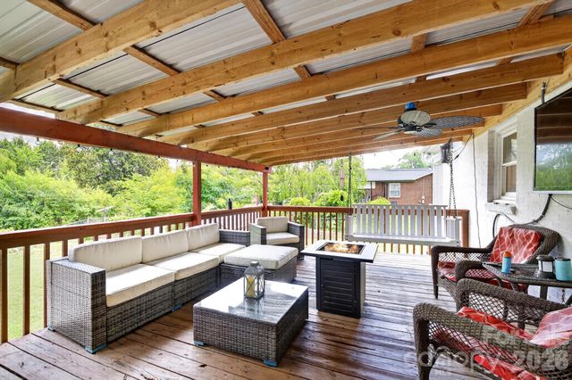418 Powell Circle NE, Lenoir, NC 28645