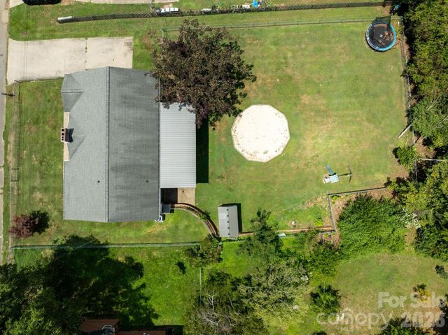 418 Powell Circle NE, Lenoir, NC 28645