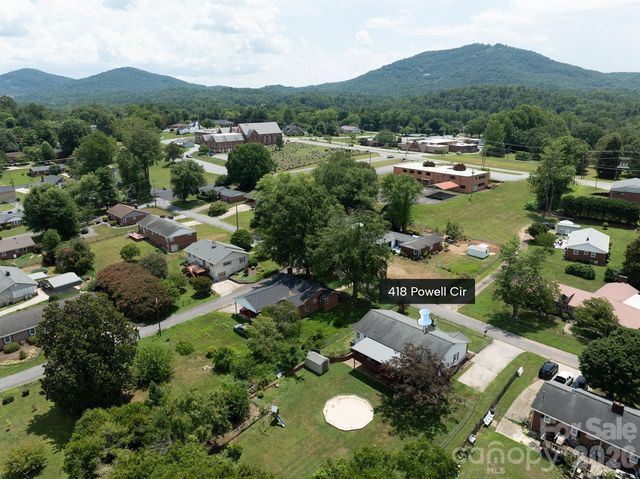 418 Powell Circle NE, Lenoir, NC 28645
