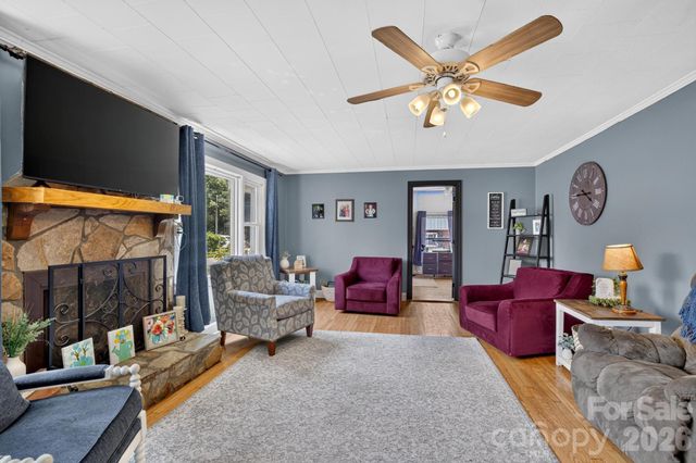 418 Powell Circle NE, Lenoir, NC 28645