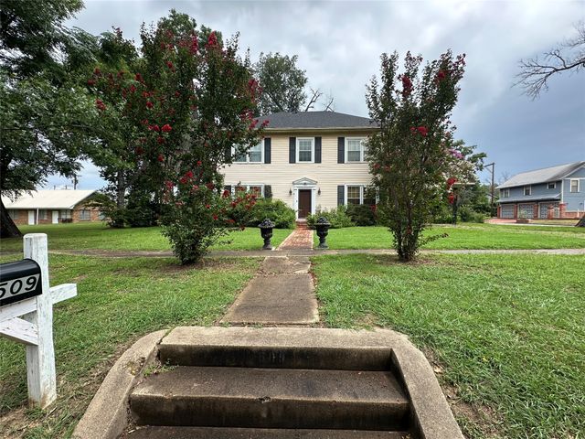 509 E Main Street, Mexia, TX 76667
