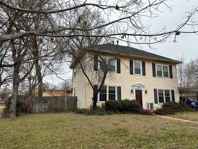 509 E Main Street, Mexia, TX 76667
