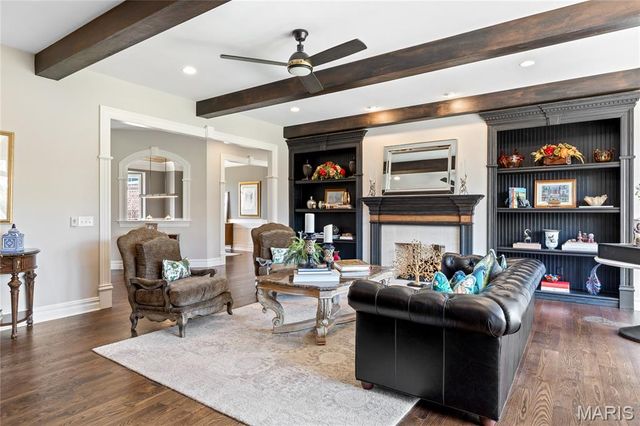 1215 Devonworth Drive, Town And Country, MO 63017