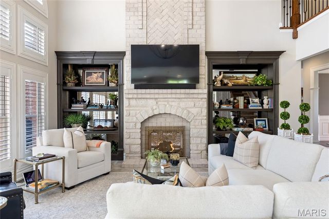 1215 Devonworth Drive, Town And Country, MO 63017
