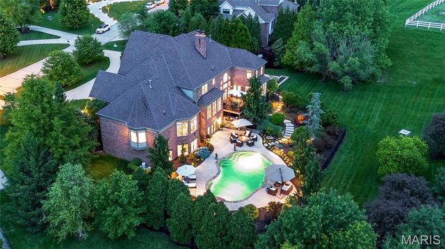 1215 Devonworth Drive, Town And Country, MO 63017