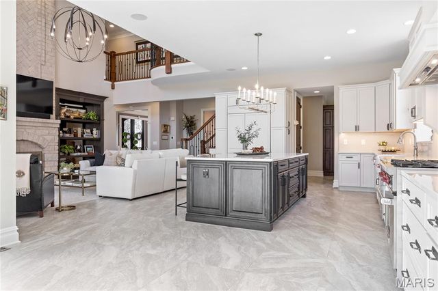 1215 Devonworth Drive, Town And Country, MO 63017