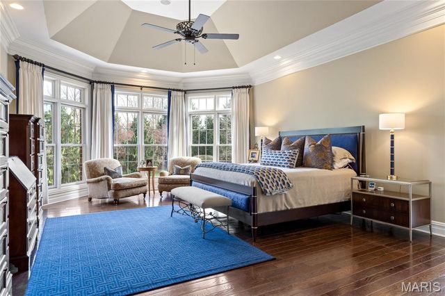 1215 Devonworth Drive, Town And Country, MO 63017