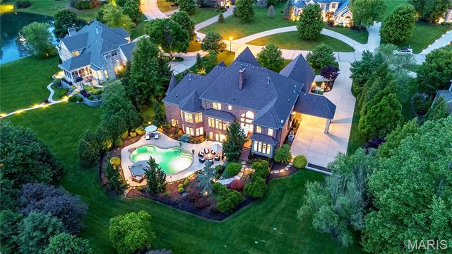 1215 Devonworth Drive, Town And Country, MO 63017