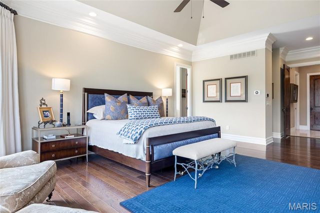 1215 Devonworth Drive, Town And Country, MO 63017