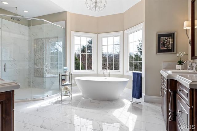 1215 Devonworth Drive, Town And Country, MO 63017
