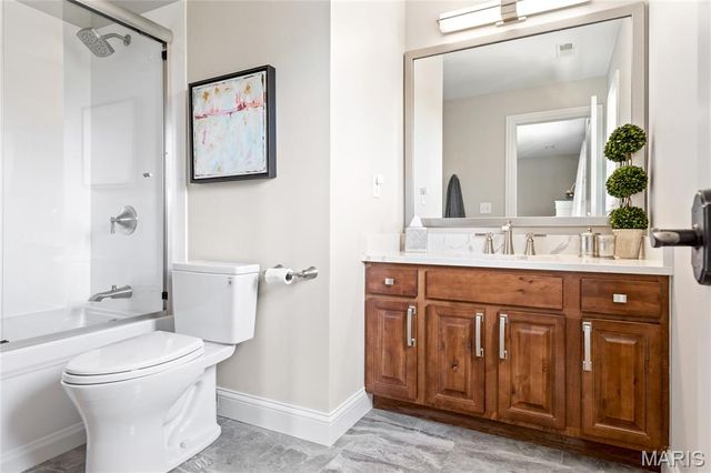 1215 Devonworth Drive, Town And Country, MO 63017