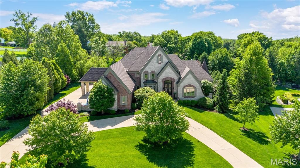 1215 Devonworth Drive, Town And Country, MO 63017