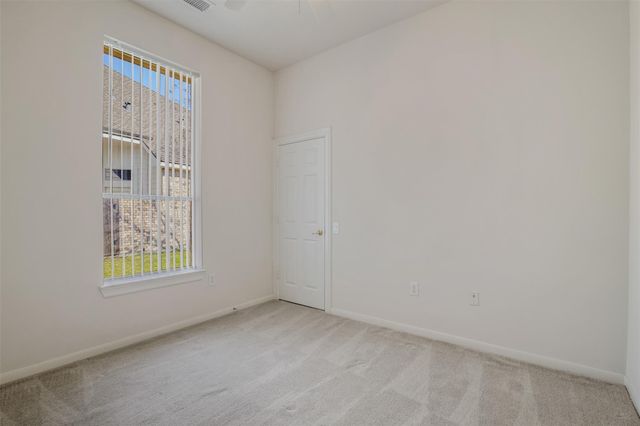 34 Sovereign Way, Conroe, TX 77384