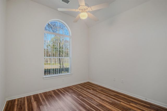 34 Sovereign Way, Conroe, TX 77384