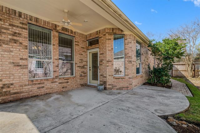 34 Sovereign Way, Conroe, TX 77384