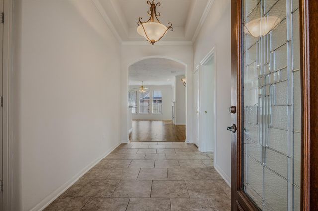 34 Sovereign Way, Conroe, TX 77384