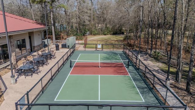 34 Sovereign Way, Conroe, TX 77384