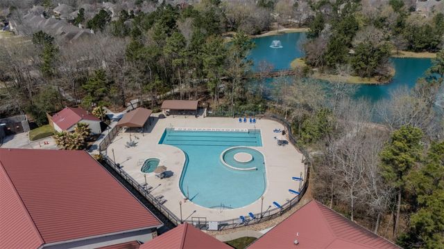 34 Sovereign Way, Conroe, TX 77384