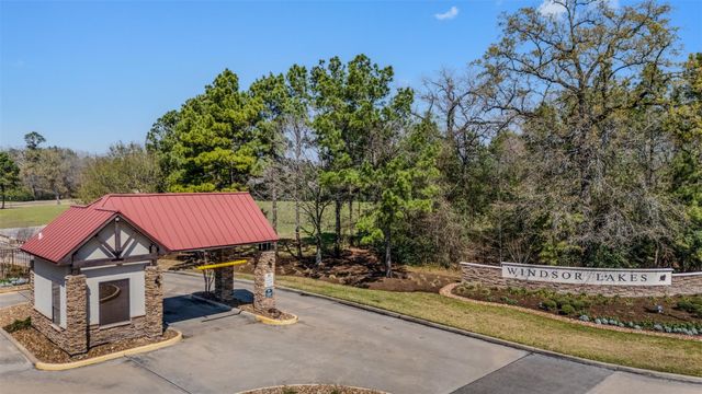 34 Sovereign Way, Conroe, TX 77384
