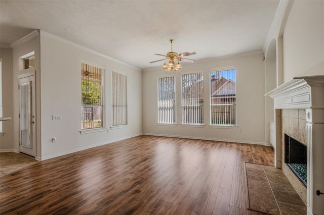 34 Sovereign Way, Conroe, TX 77384