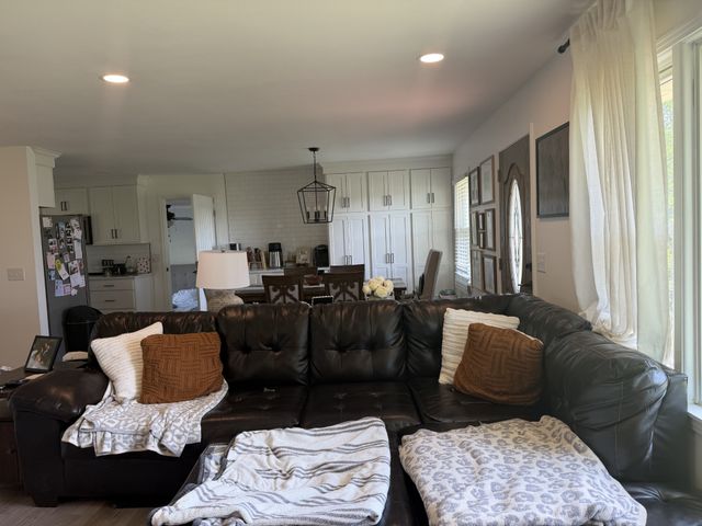 120 Walker Rd, Cottontown, TN 37048