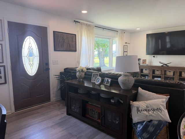120 Walker Rd, Cottontown, TN 37048
