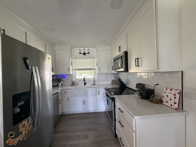 120 Walker Rd, Cottontown, TN 37048