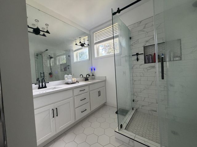 120 Walker Rd, Cottontown, TN 37048